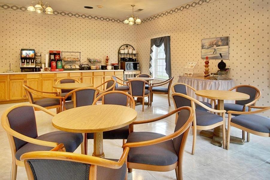 Bourbon Capital Inn Bardstown Exteriör bild