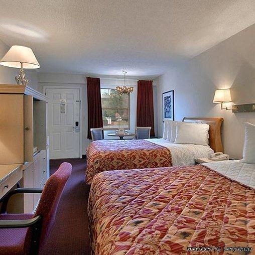 Bourbon Capital Inn Bardstown Exteriör bild